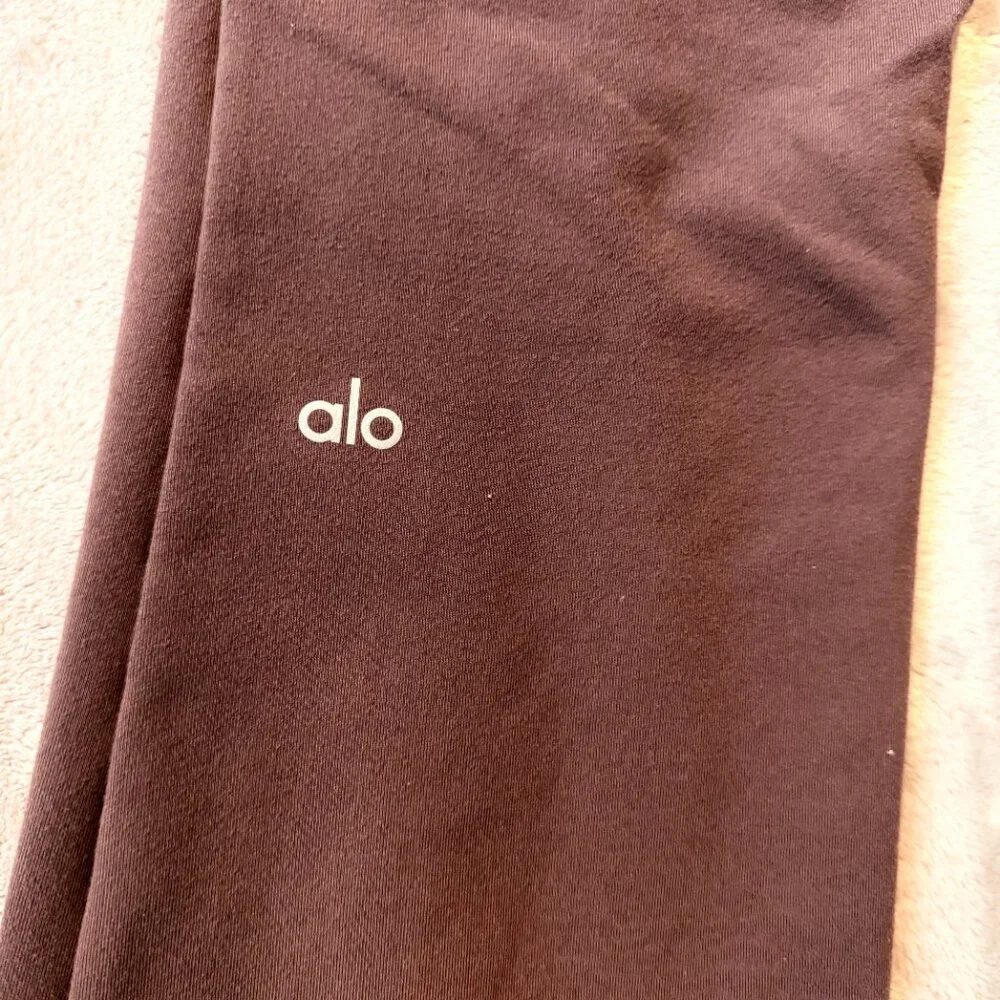 ALO Yoga Airbrush High-Waist 7/8 Flutter Leggings Raisin Purple Size Large